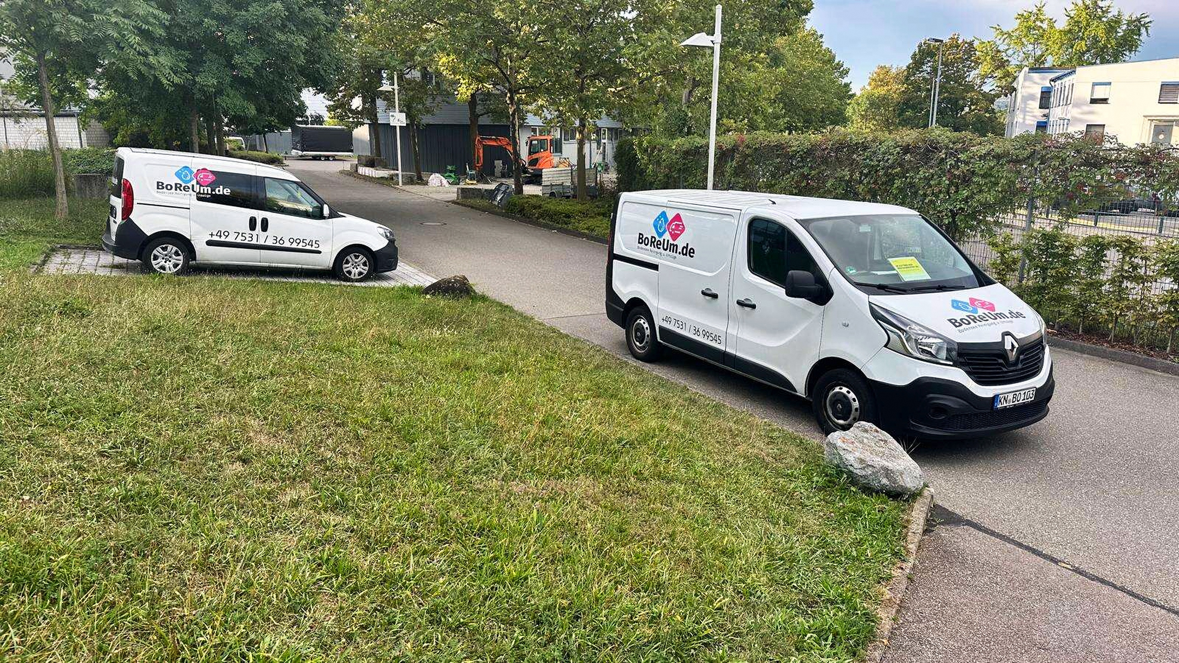 BoReUm-Transporter auf einem Außengelände